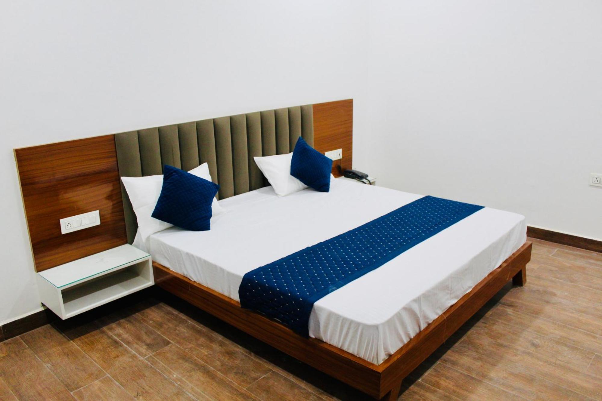 The Loya Hotel Muktsar 外观 照片