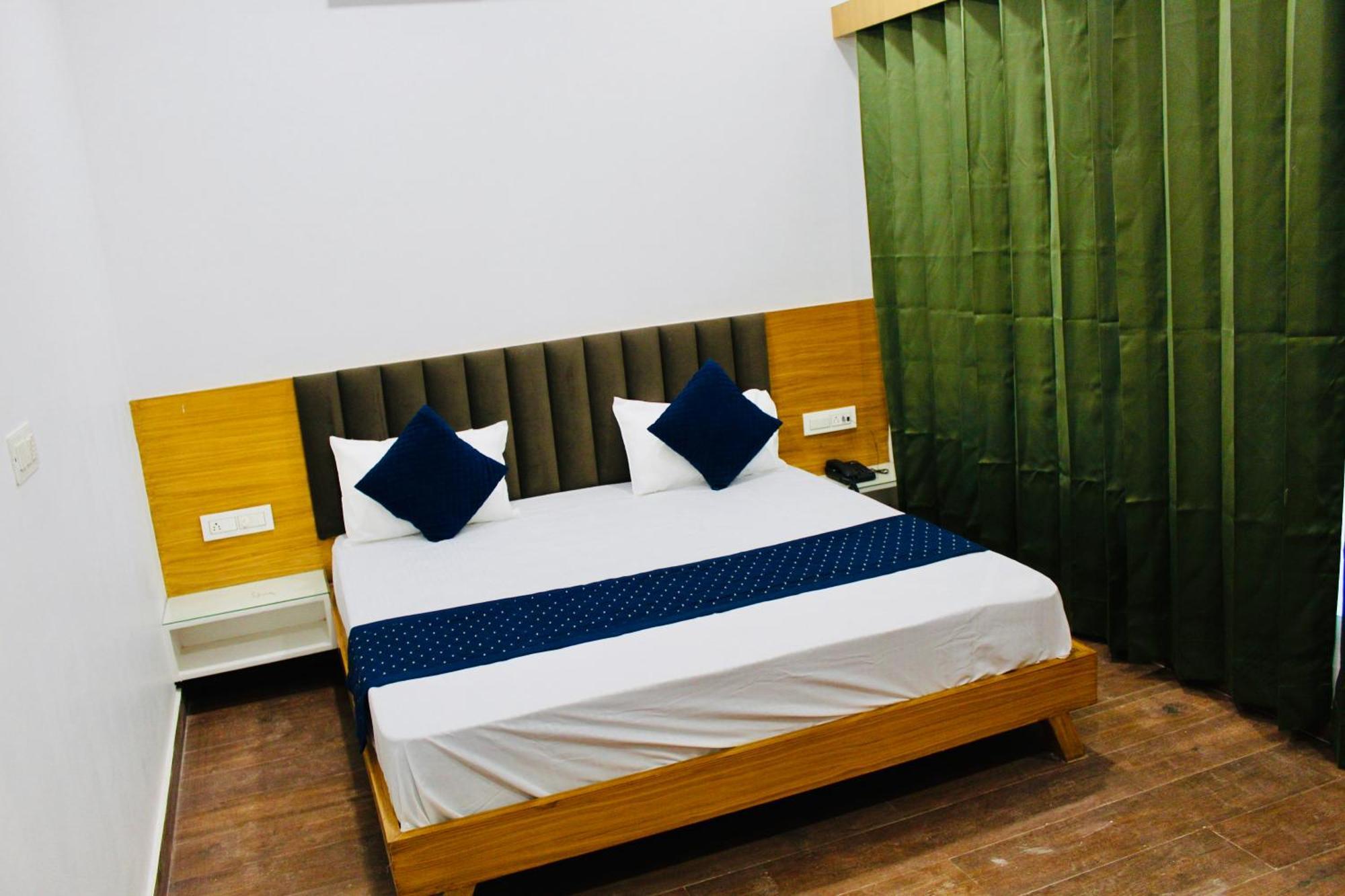 The Loya Hotel Muktsar 外观 照片