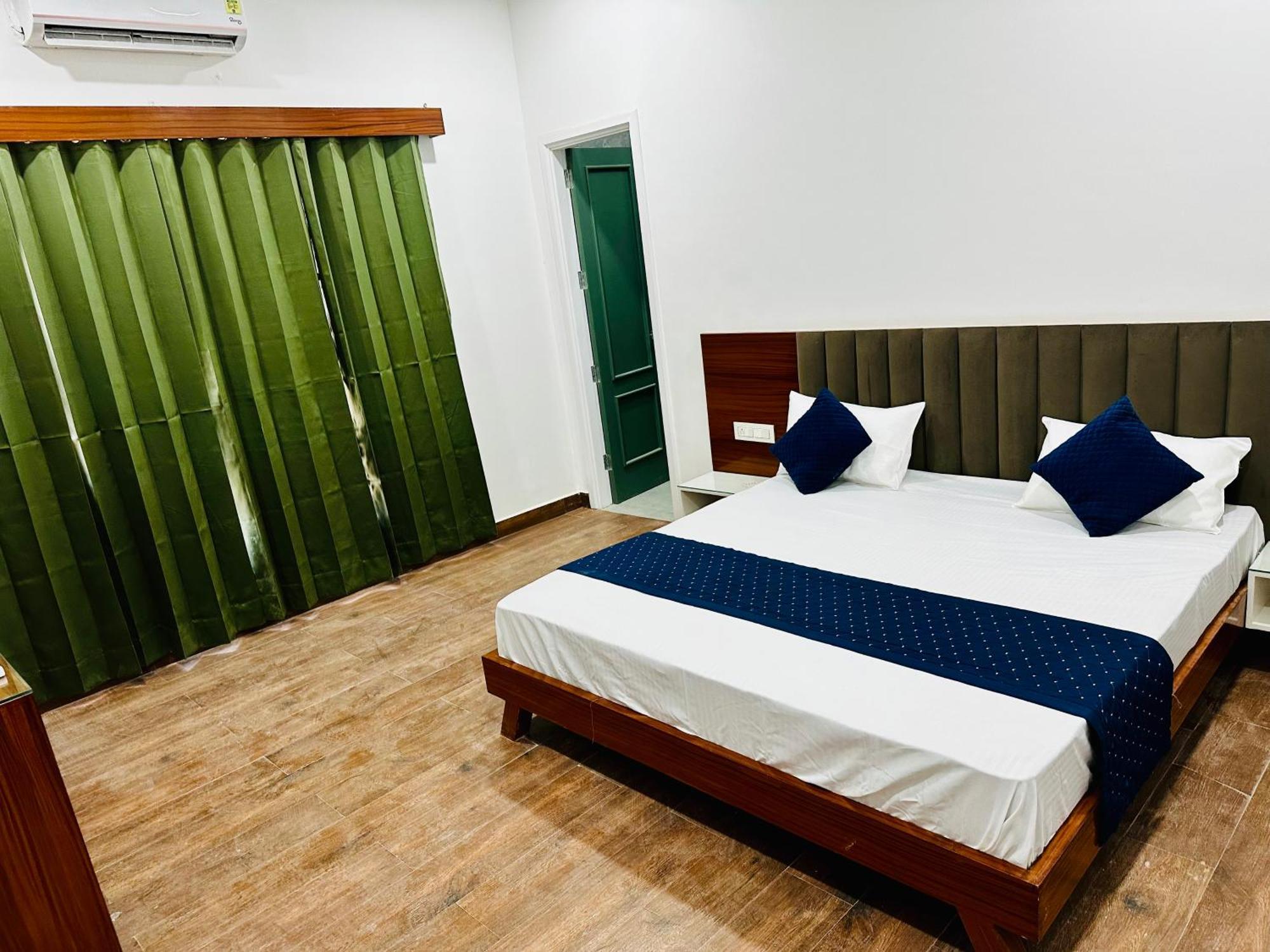 The Loya Hotel Muktsar 外观 照片